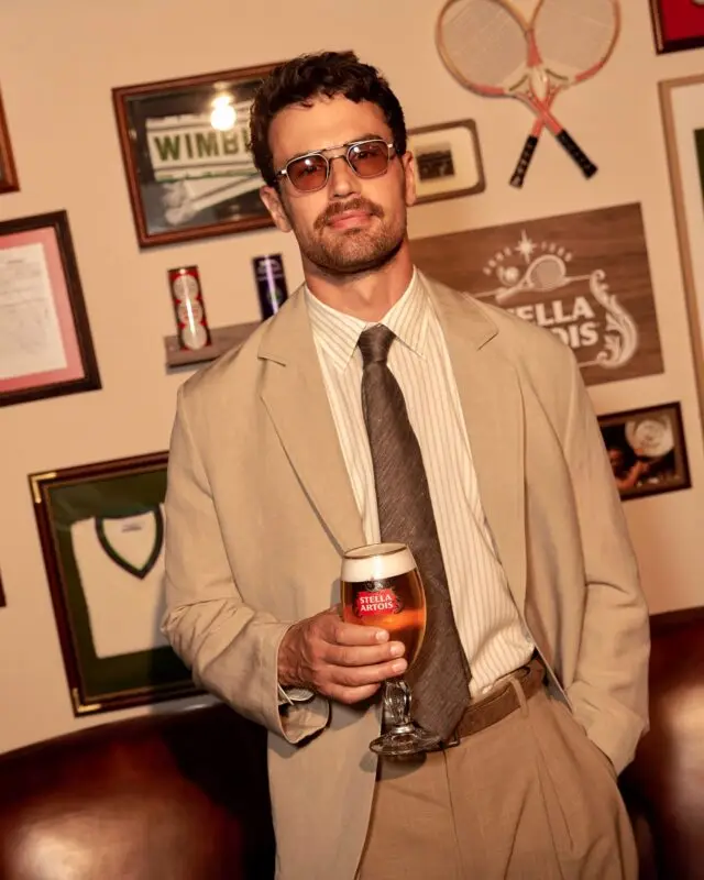 Drink styling courtesy of the wonderful folks at @headsheartsandtails for @stellaartois, promoting the new season of The Gentlemen on @Netflix 

No one makes a pint look as down-able as @headsheartsandtails 

#thegentlemen #thegentlemenseason2 #stellaartois #beer #drinkstyling