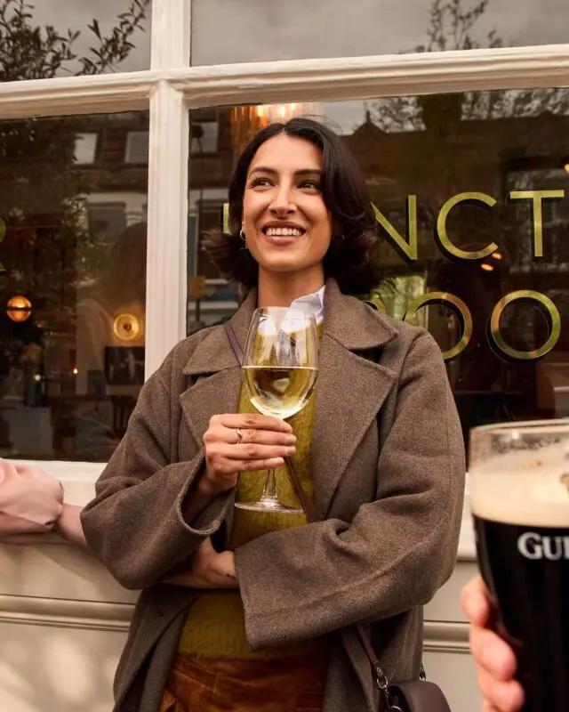 @natashaafphoto shoots the mid week, post work drinks.

Shot for Metro pubs working alongside the lovely Alba Films crew.

Lovely day shooting in a pub!

#beer #publife #guinness #afterworkdrinks #londonpub